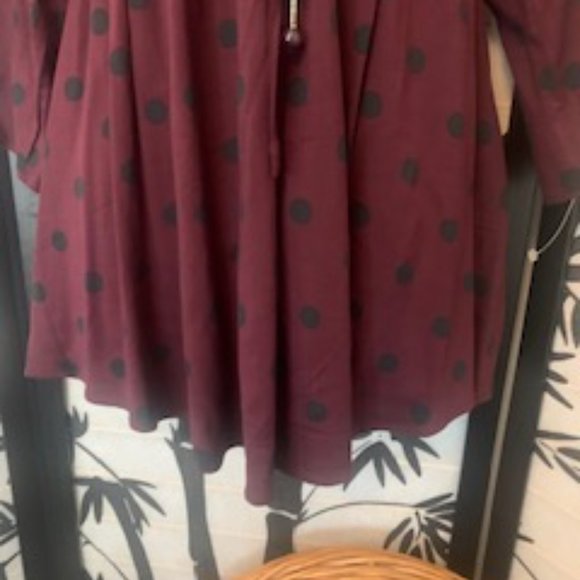 π₯π€π Get Noticed in Style! ππ€π₯ Adorable Burgundy Torrid Top size 1X - Picture 7 of 12